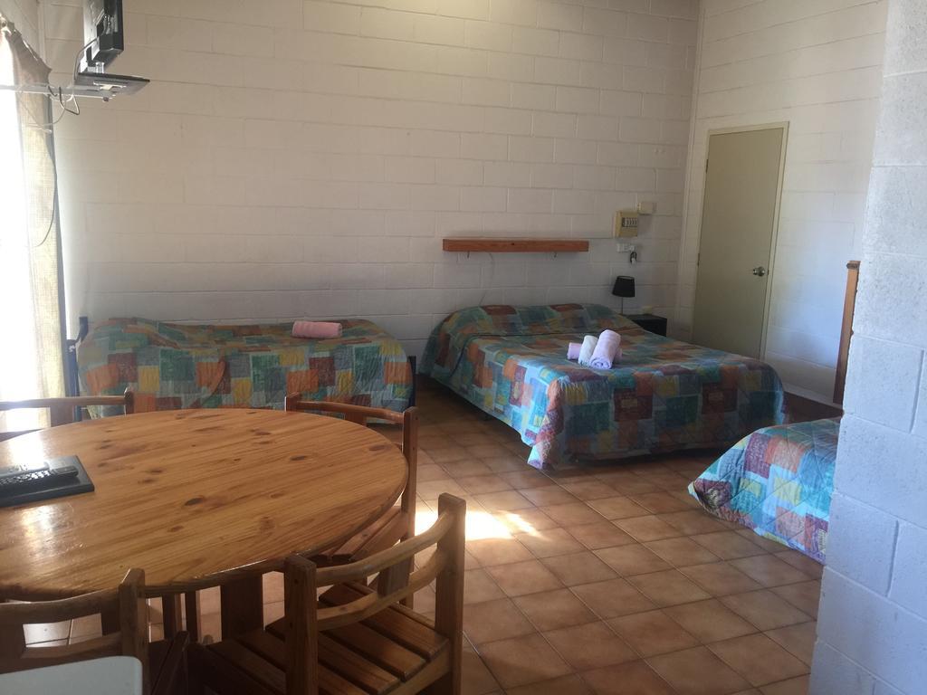 Carnarvon Caravan Park Kamer foto